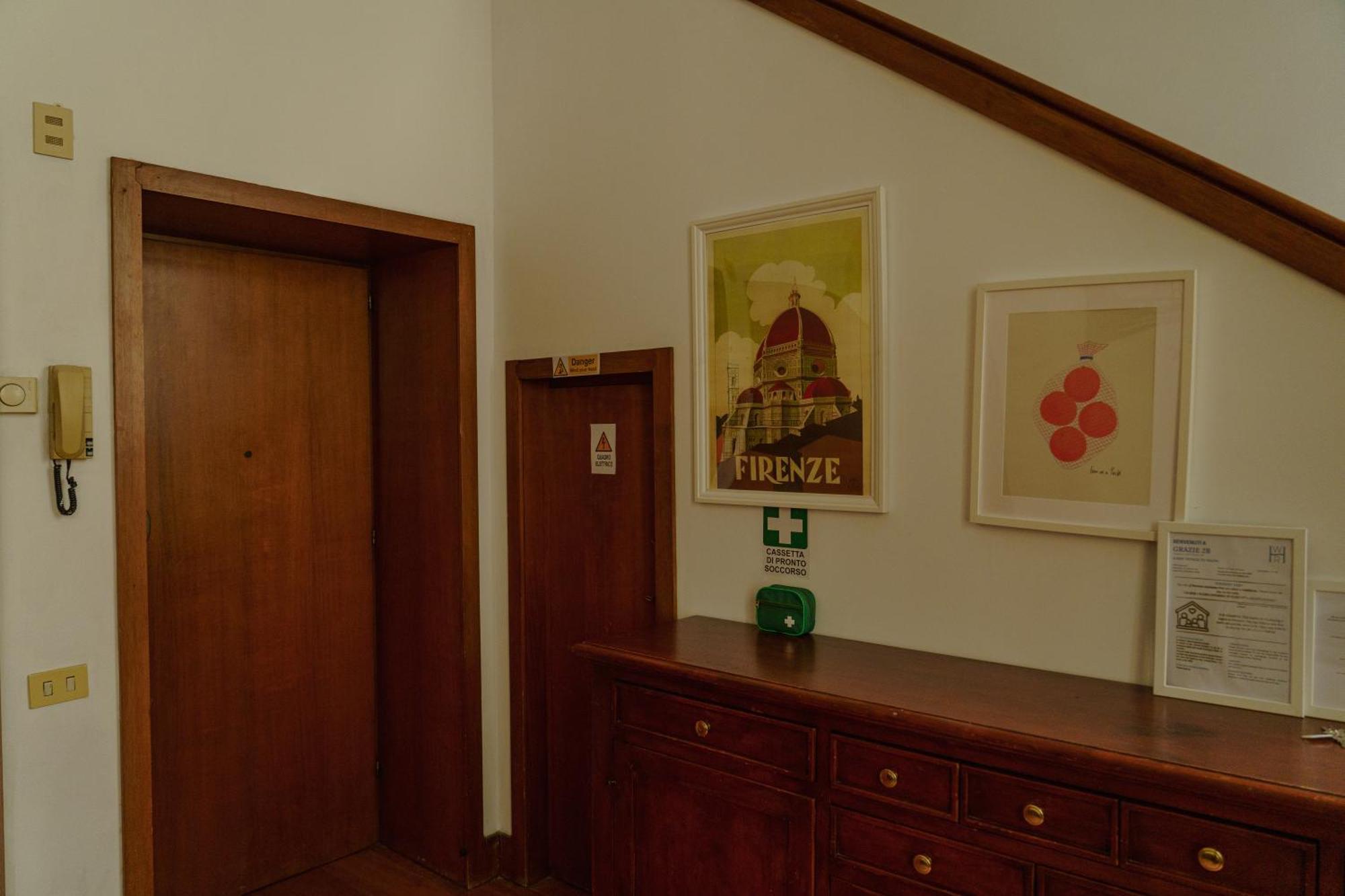 Nice One Bedroom In Historical Building Firenze Eksteriør billede