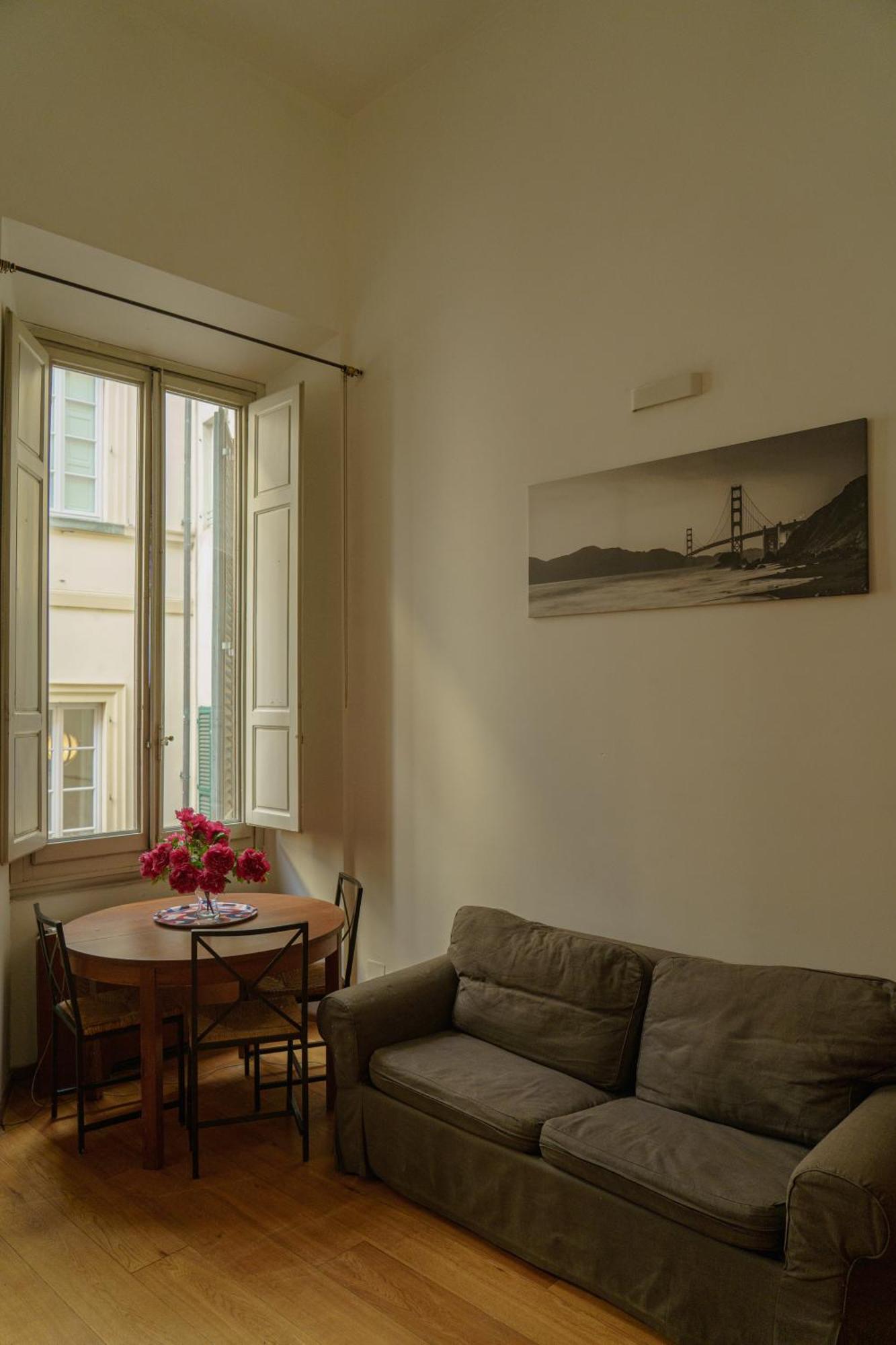 Nice One Bedroom In Historical Building Firenze Eksteriør billede